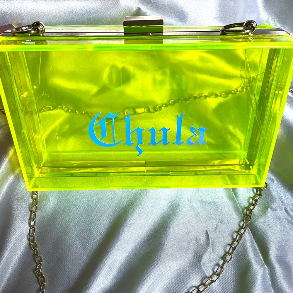 Acrylic clutch